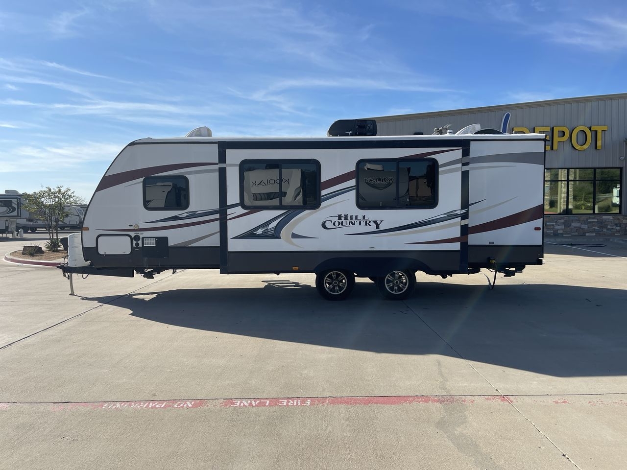 2015 CROSSROADS HILL COUNTRY 26RB
