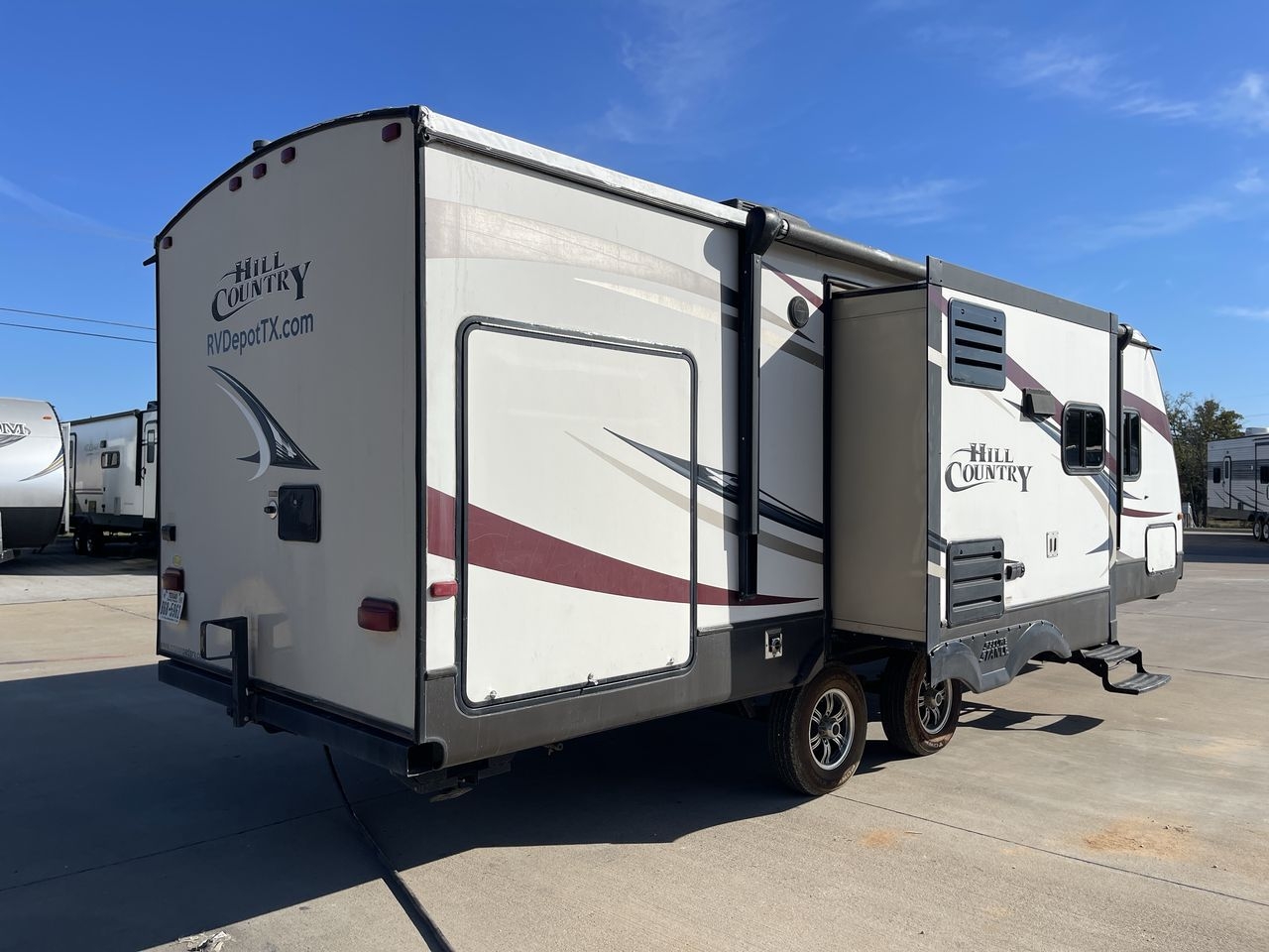 2015 CROSSROADS HILL COUNTRY 26RB