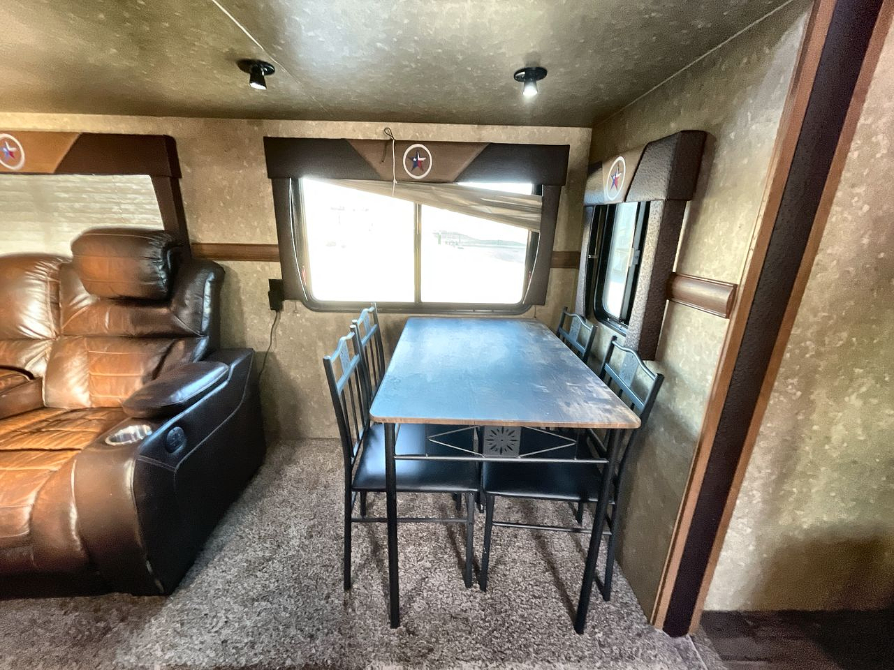 2015 CROSSROADS HILL COUNTRY 26RB