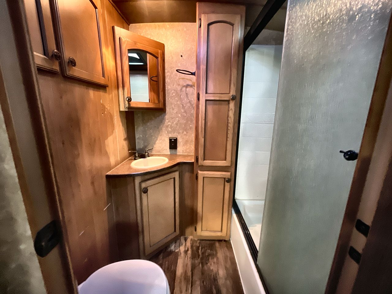 2015 CROSSROADS HILL COUNTRY 26RB