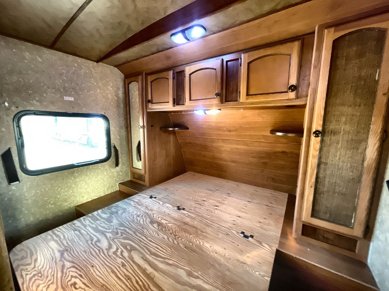 2015 CROSSROADS HILL COUNTRY 26RB