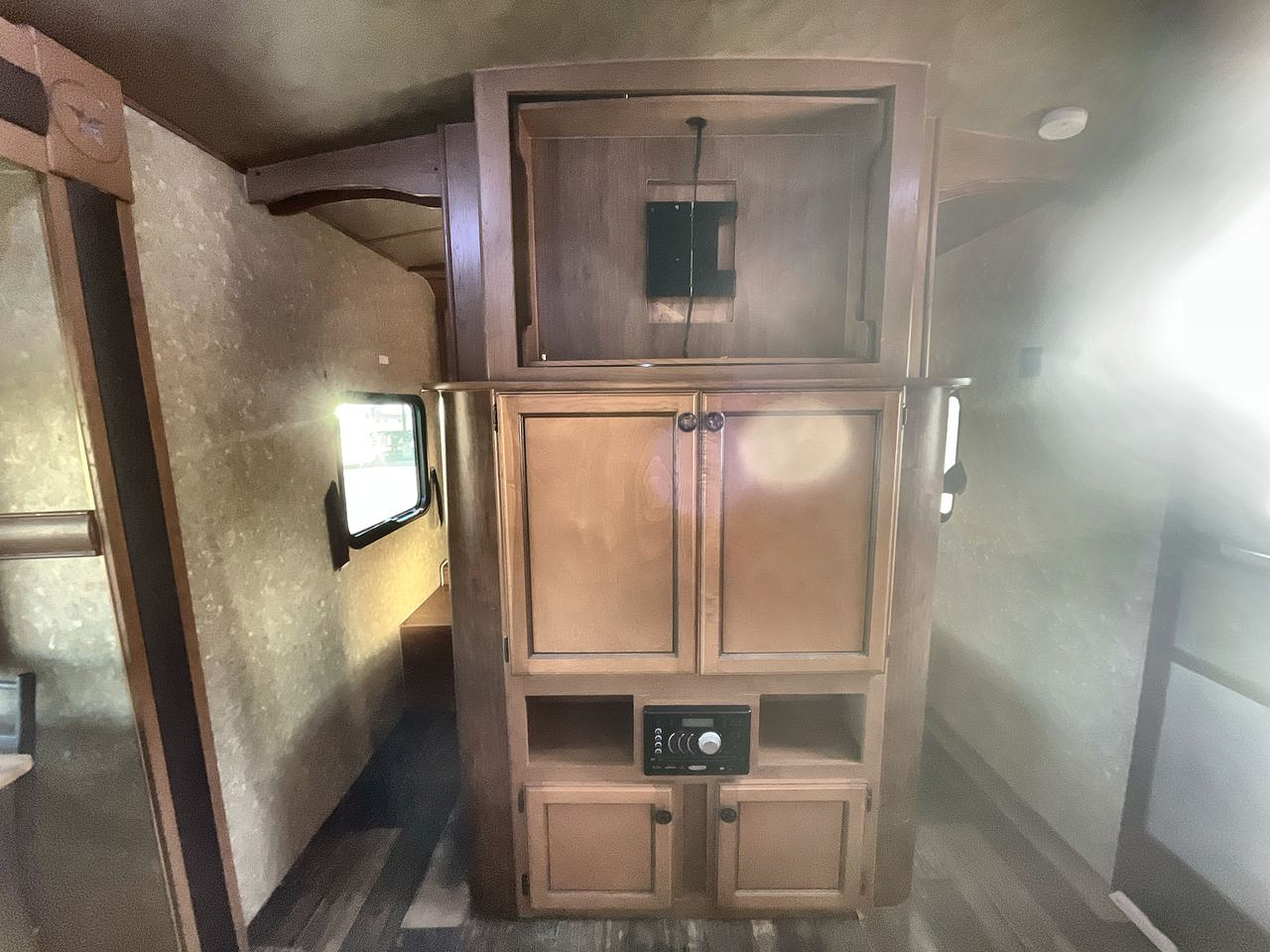 2015 CROSSROADS HILL COUNTRY 26RB