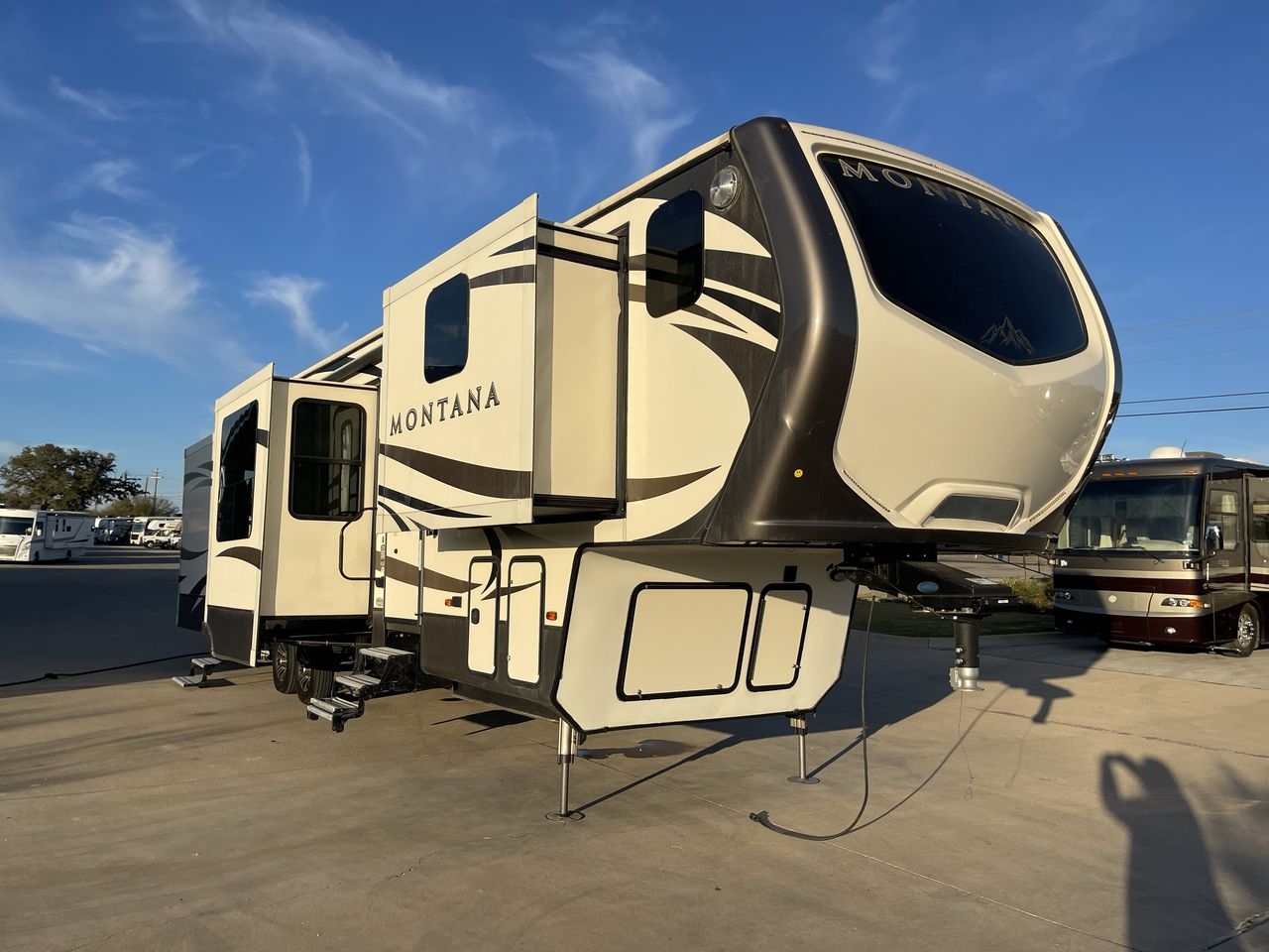 2016 KEYSTONE MONTANA 3820FK