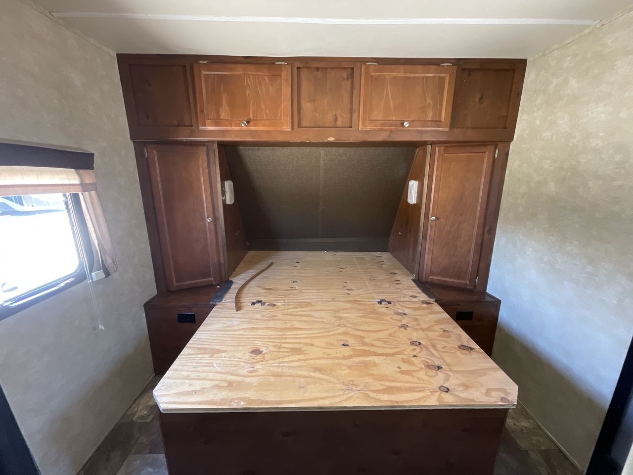 2015 GULF STREAM GULF BREEZE 28RLF