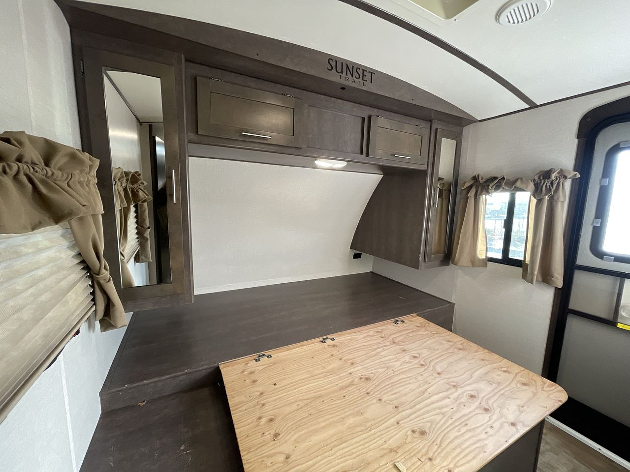 2017 SUNSET TRAIL 271RL