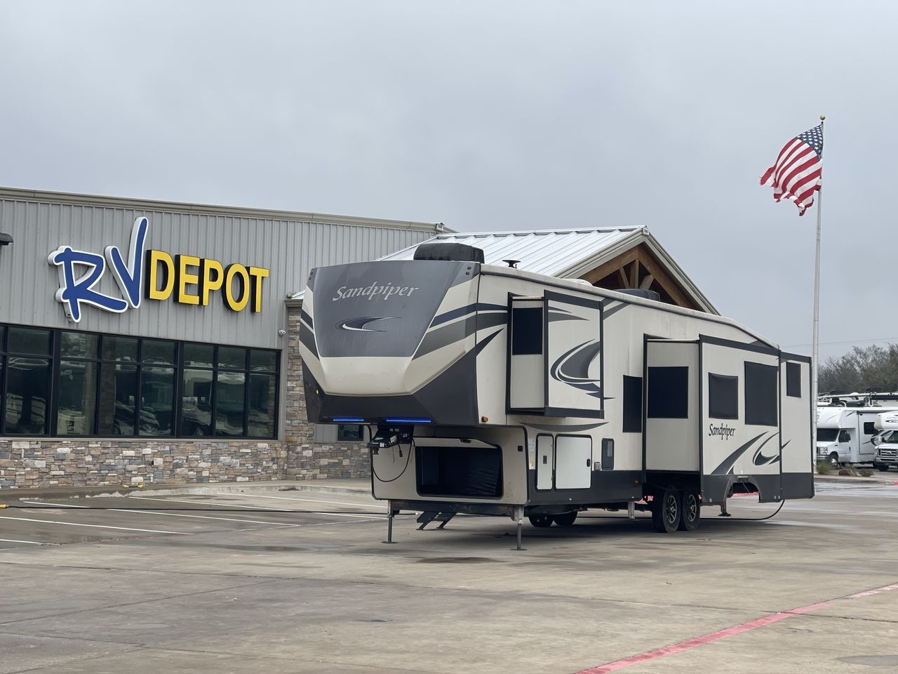 2021 FOREST RIVER SANDPIPER 384QB