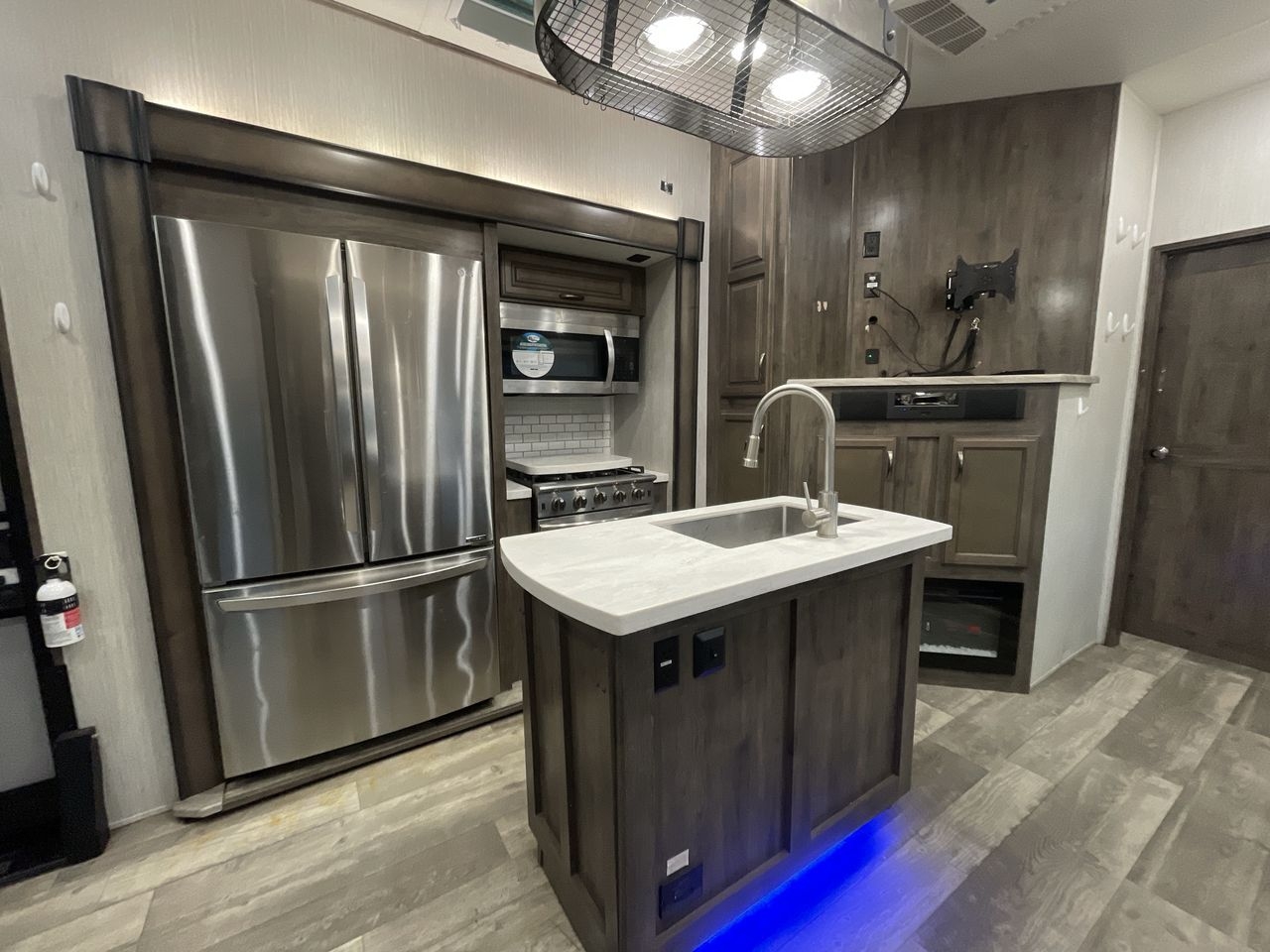 2021 FOREST RIVER SANDPIPER 384QB