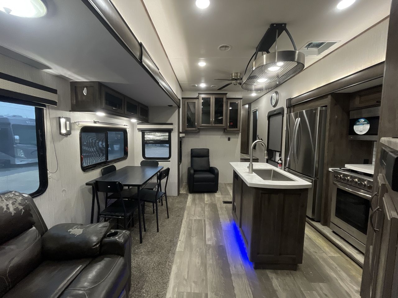 2021 FOREST RIVER SANDPIPER 384QB