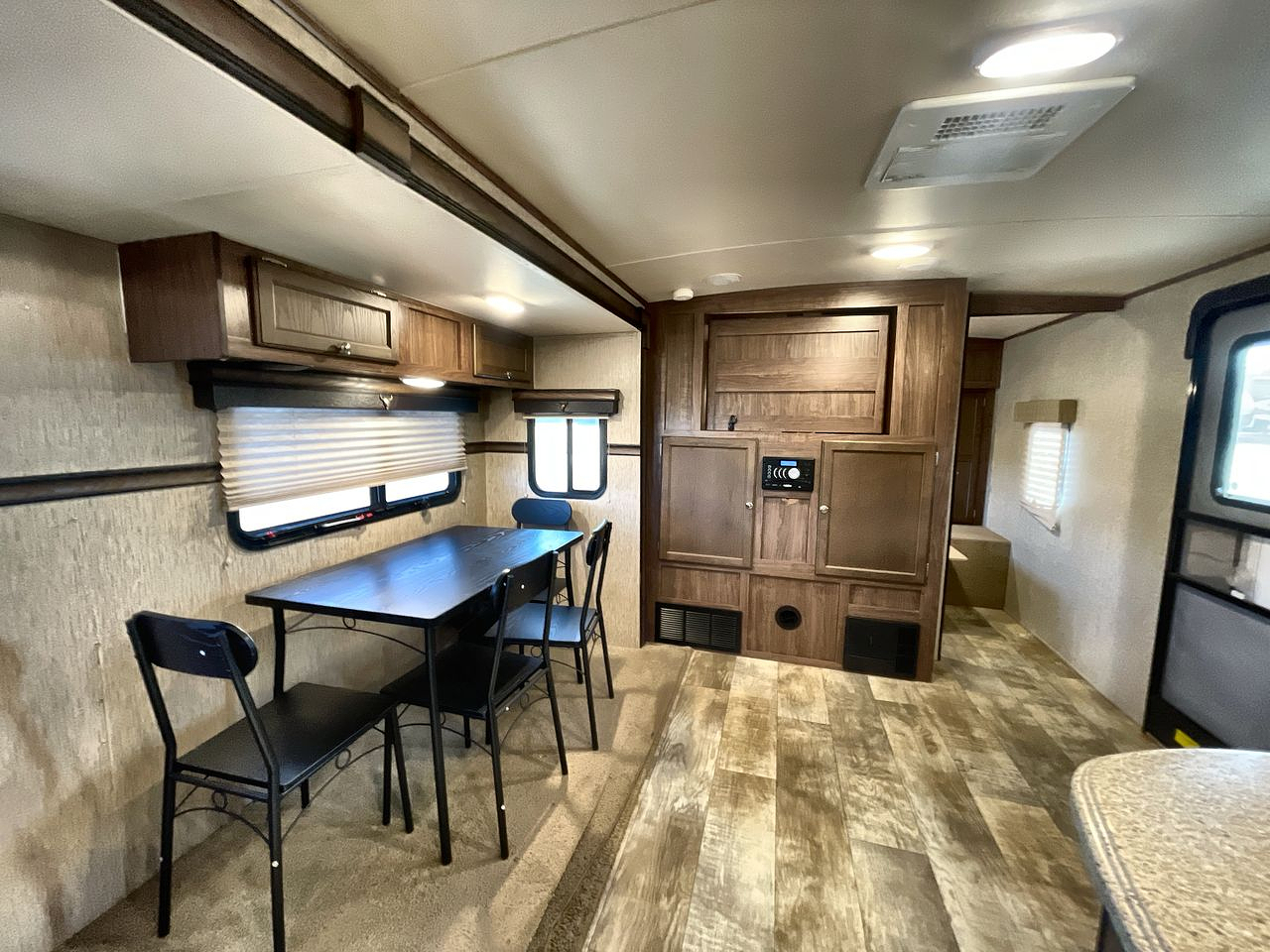 2015 FOREST RIVER SOLAIRE 269BHDSK