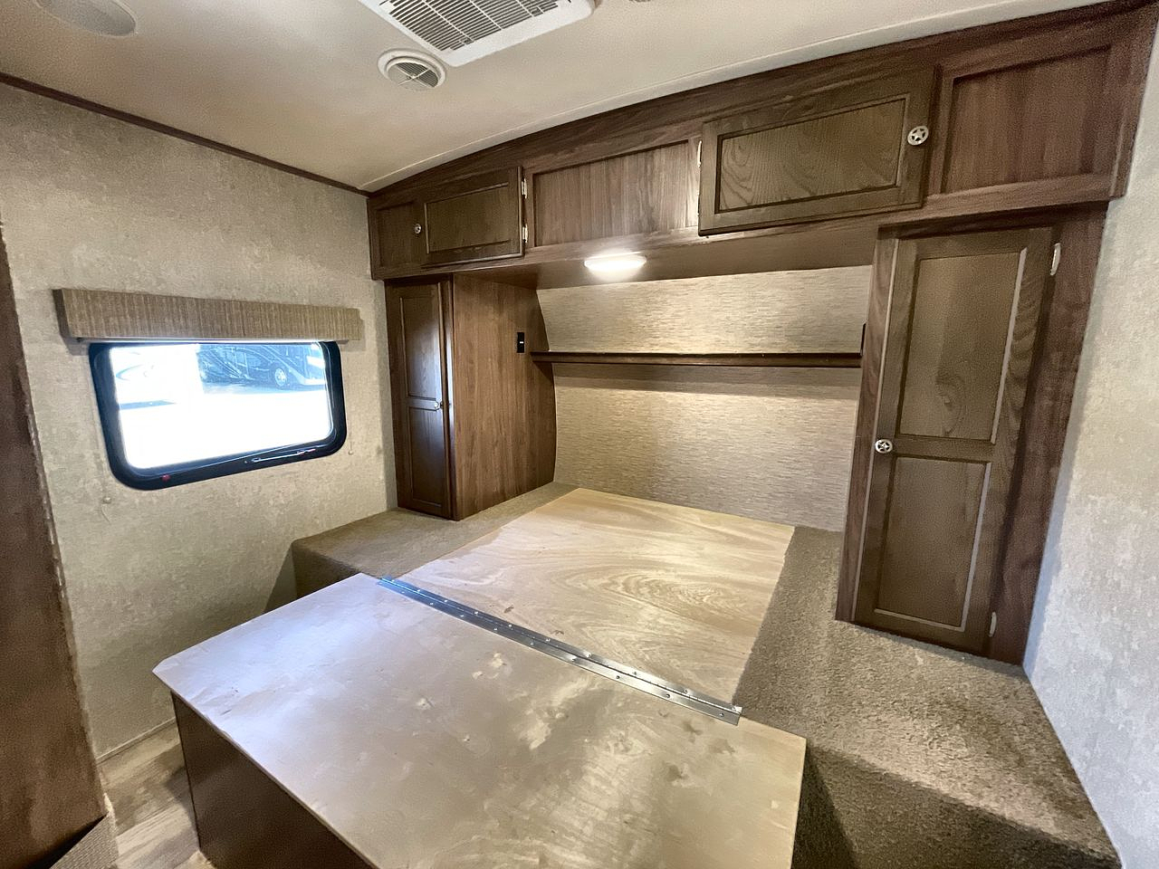 2015 FOREST RIVER SOLAIRE 269BHDSK