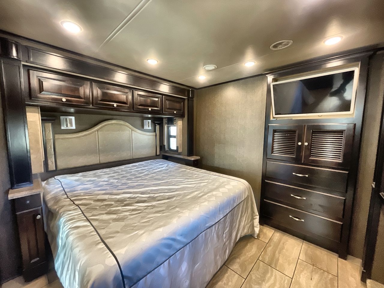 2016 TIFFIN ALLEGRO OPEN ROA34PA