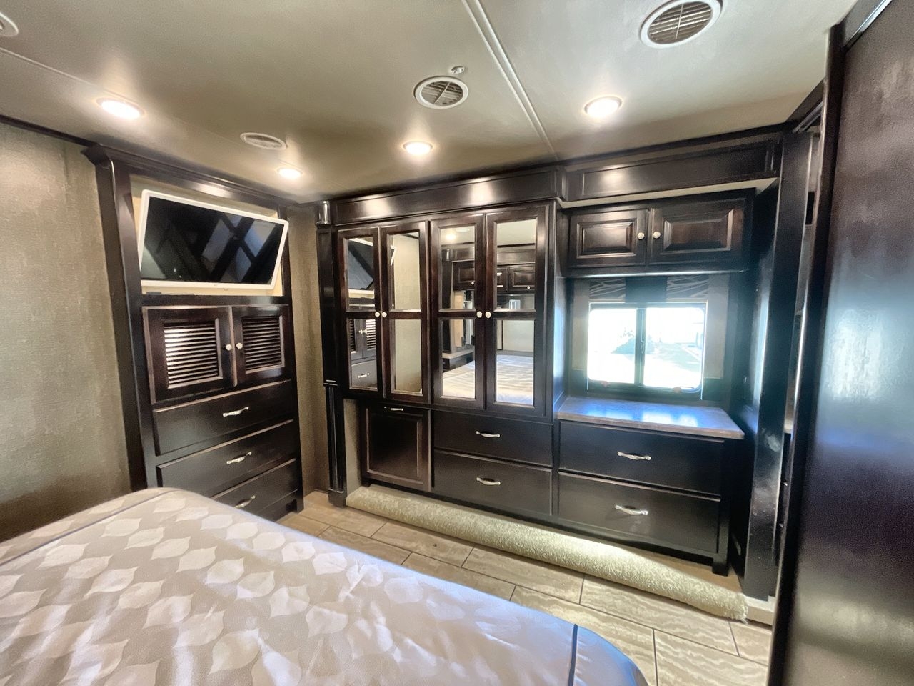 2016 TIFFIN ALLEGRO OPEN ROA34PA