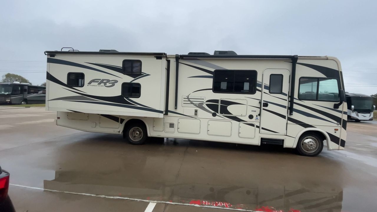 2018 FOREST RIVER FR3 32DS