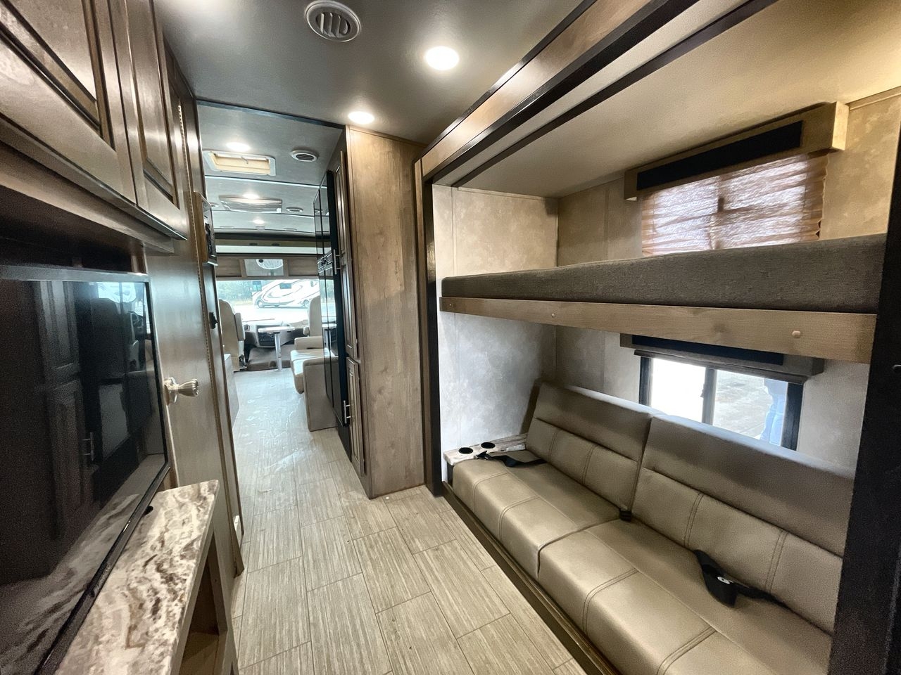 2018 FOREST RIVER FR3 32DS