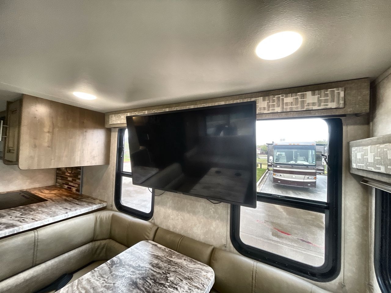 2018 FOREST RIVER FR3 32DS