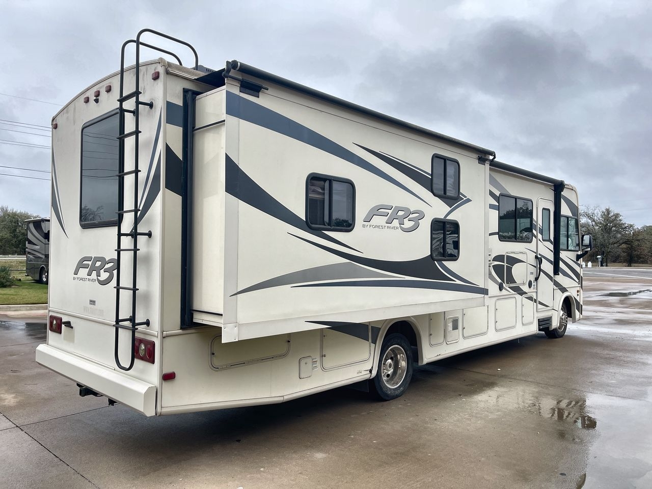 2018 FOREST RIVER FR3 32DS