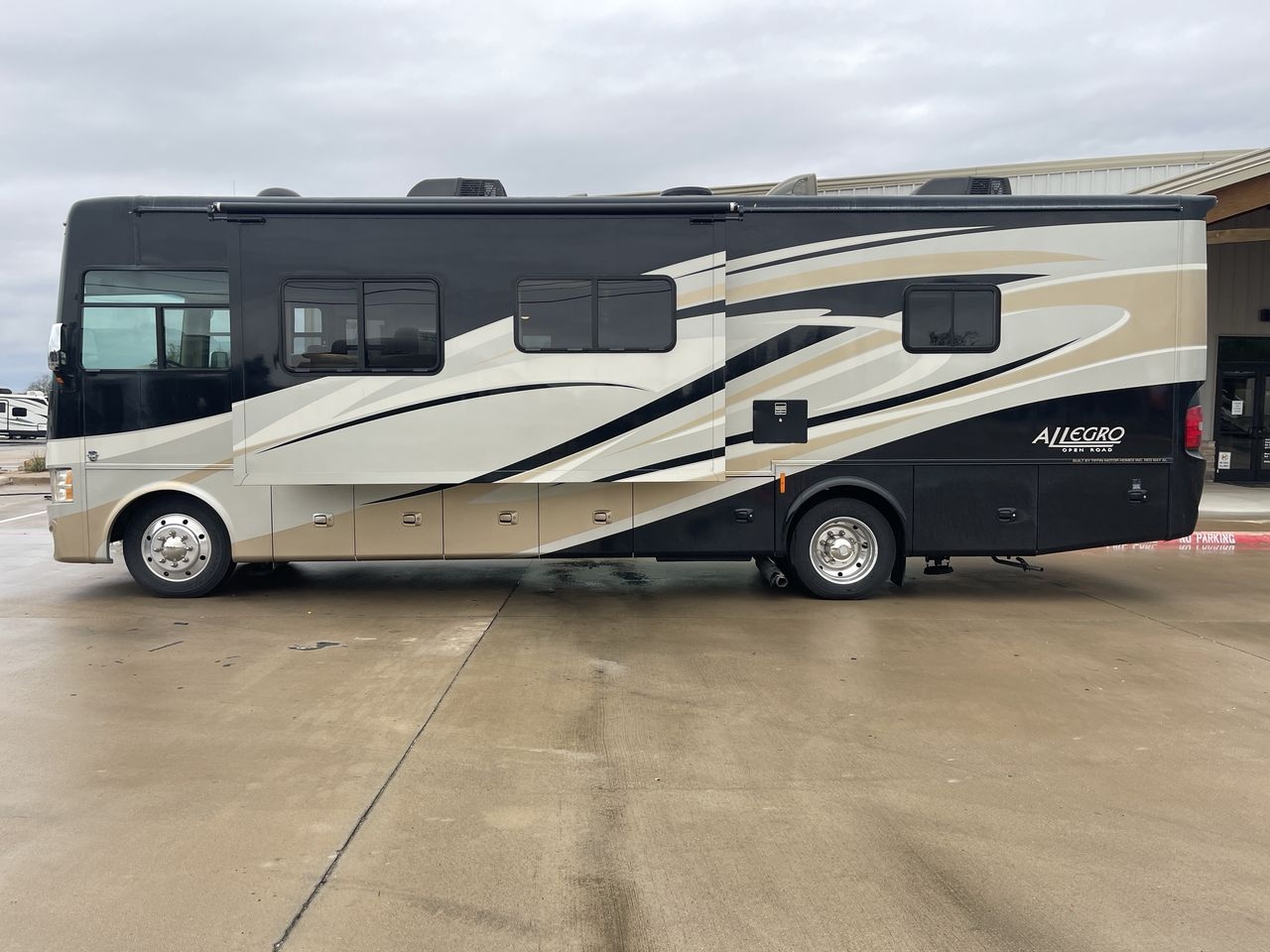 2013 TIFFIN OPEN ROAD 32CA