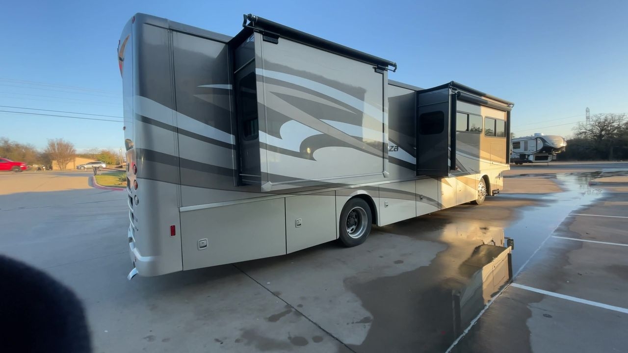 2016 WINNEBAGO FORZA 36G