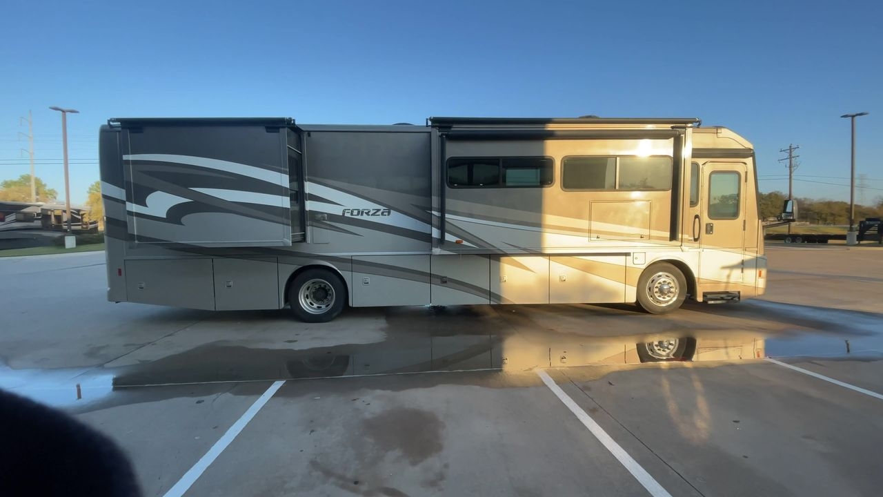 2016 WINNEBAGO FORZA 36G