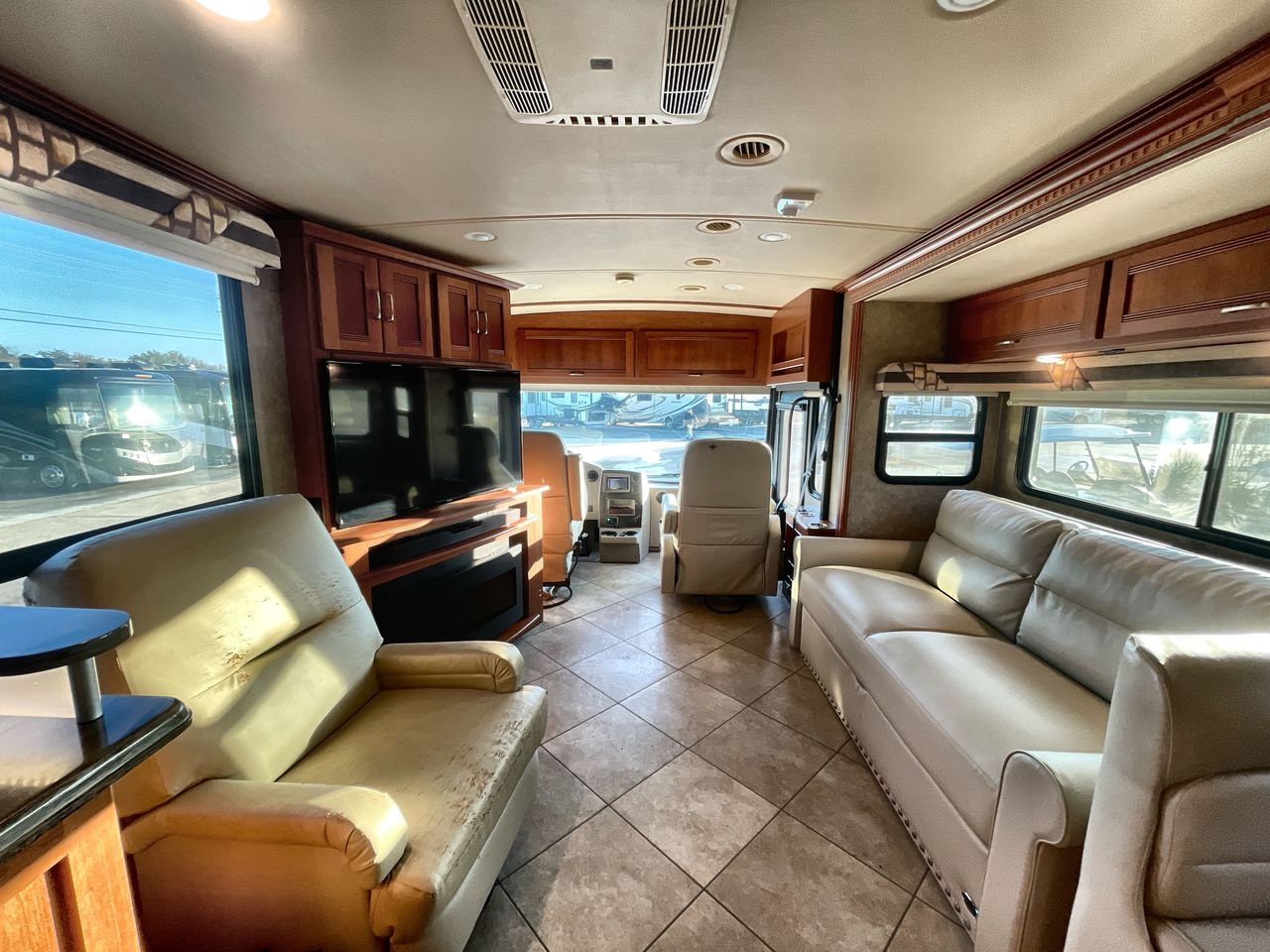 2016 WINNEBAGO FORZA 36G