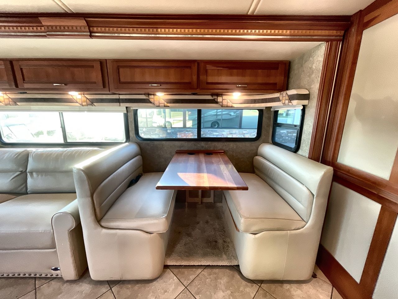 2016 WINNEBAGO FORZA 36G