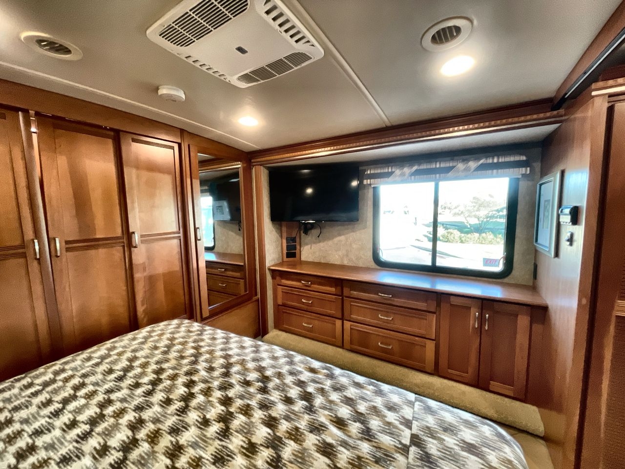 2016 WINNEBAGO FORZA 36G