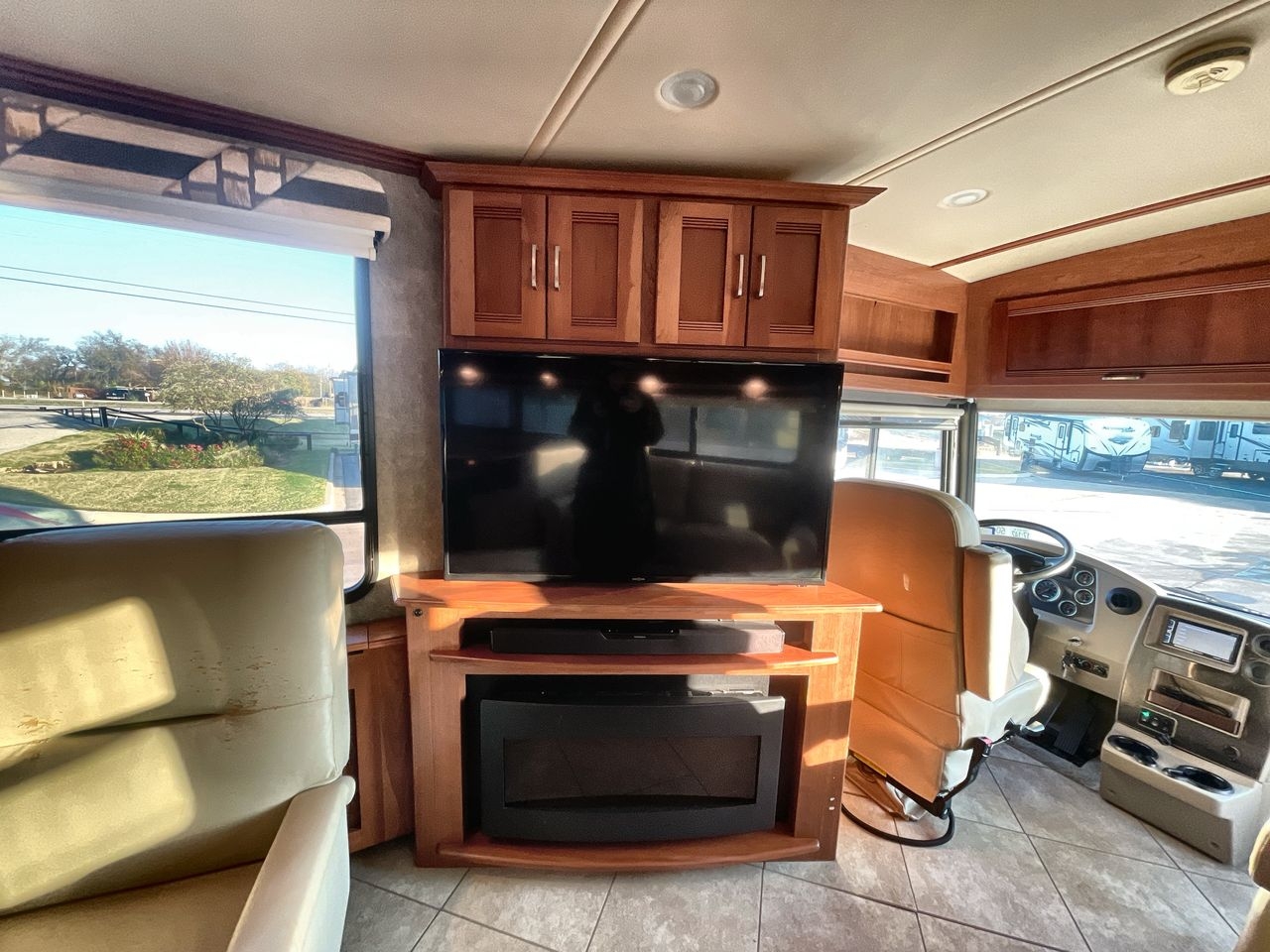 2016 WINNEBAGO FORZA 36G