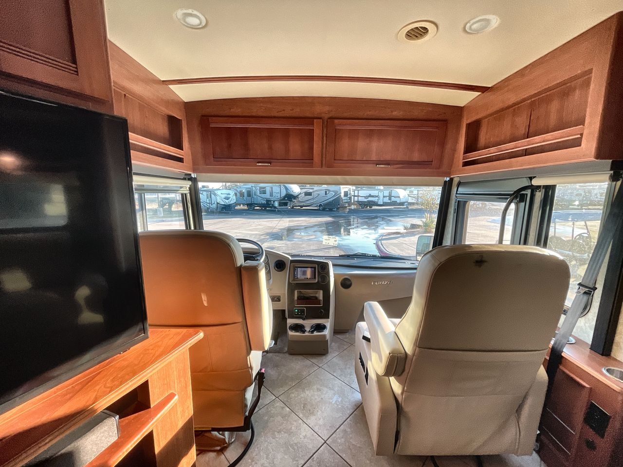 2016 WINNEBAGO FORZA 36G