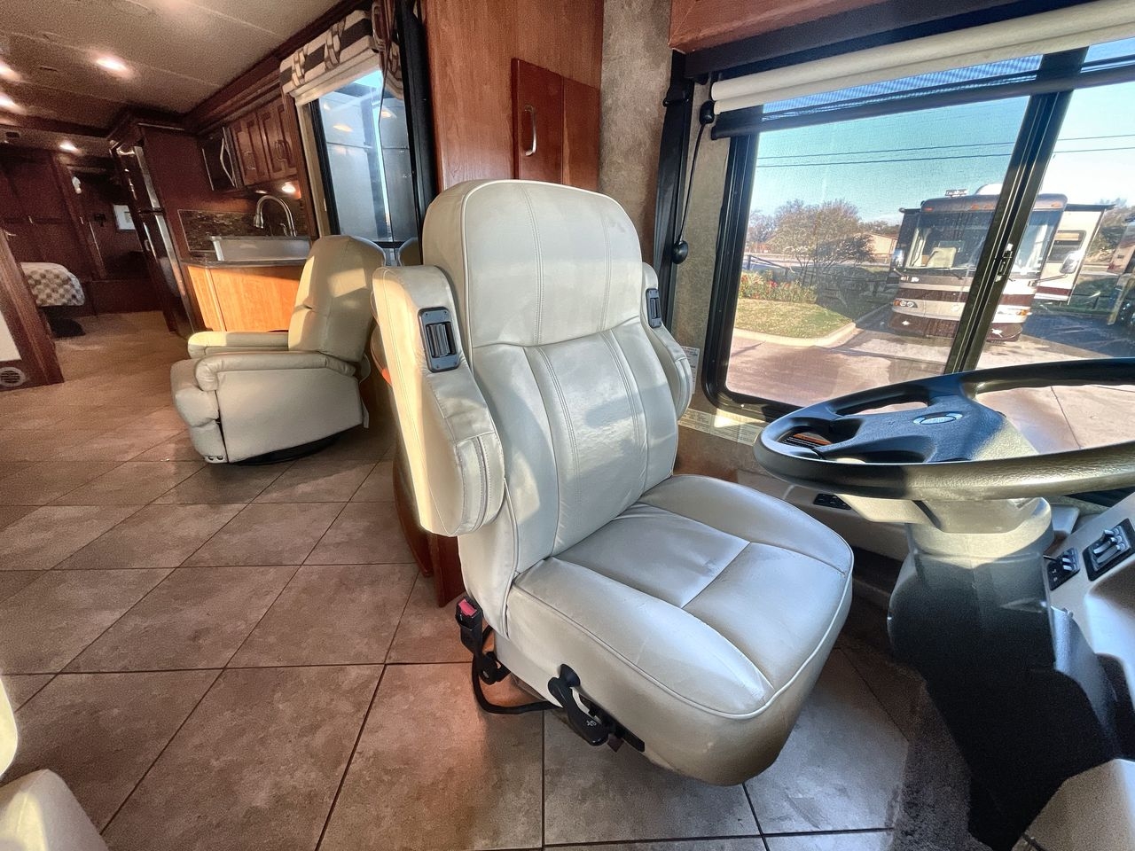 2016 WINNEBAGO FORZA 36G