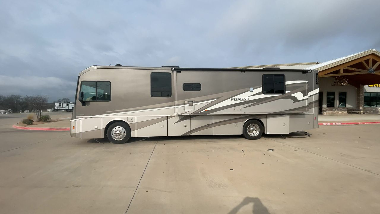 2016 WINNEBAGO FORZA 36G