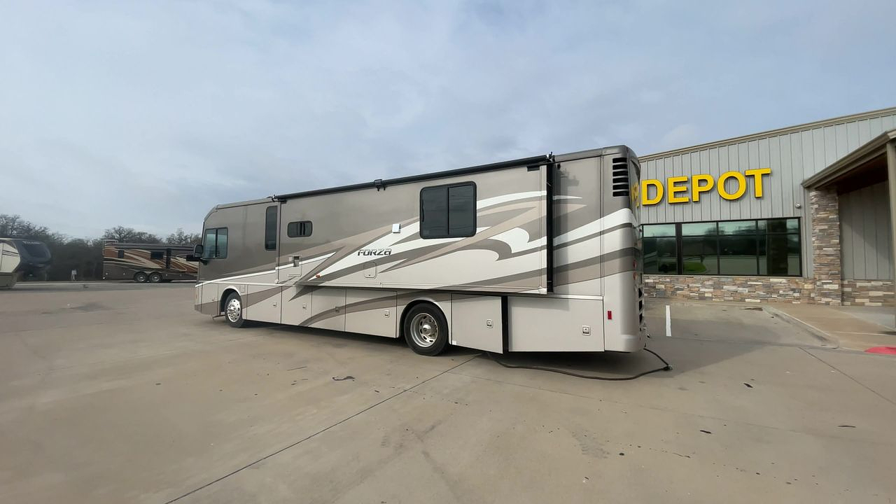 2016 WINNEBAGO FORZA 36G
