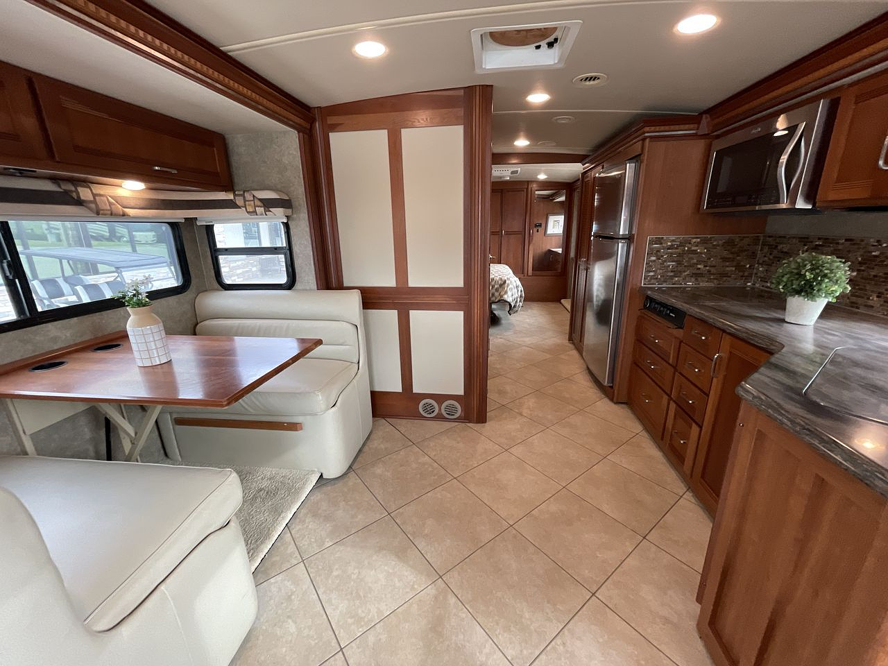 2016 WINNEBAGO FORZA 36G