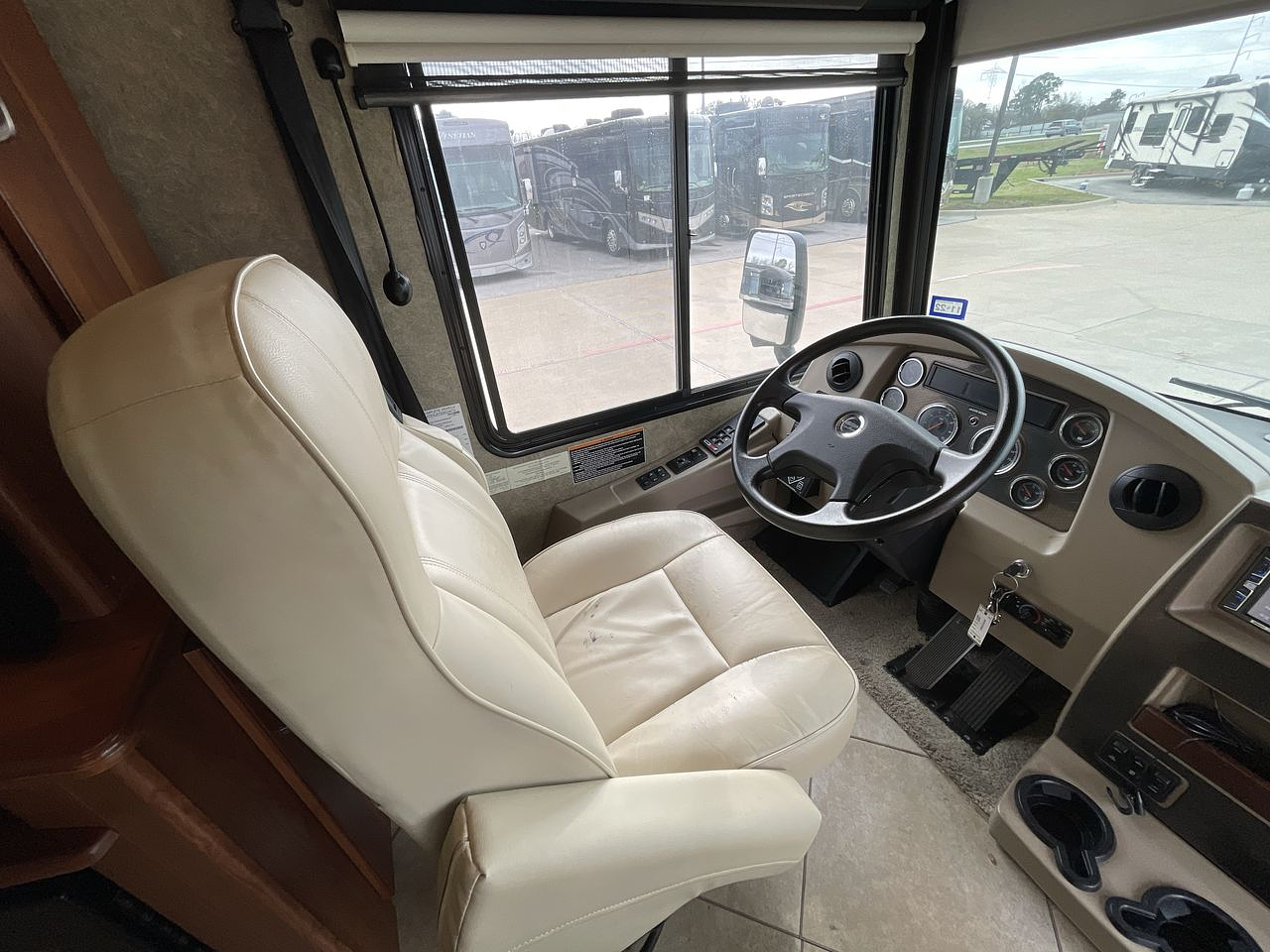 2016 WINNEBAGO FORZA 36G