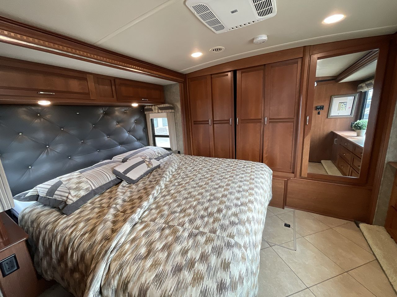 2016 WINNEBAGO FORZA 36G
