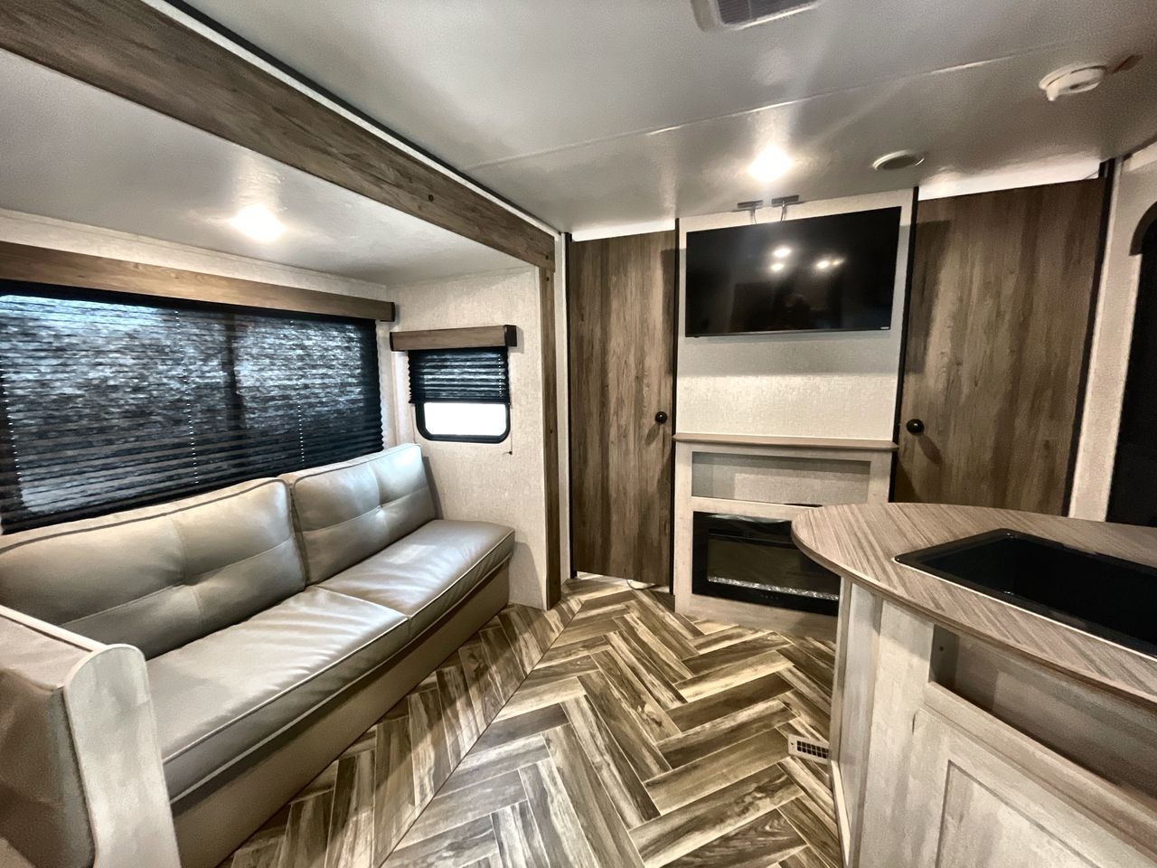 2025 CROSSROADS ZINGER 260BH