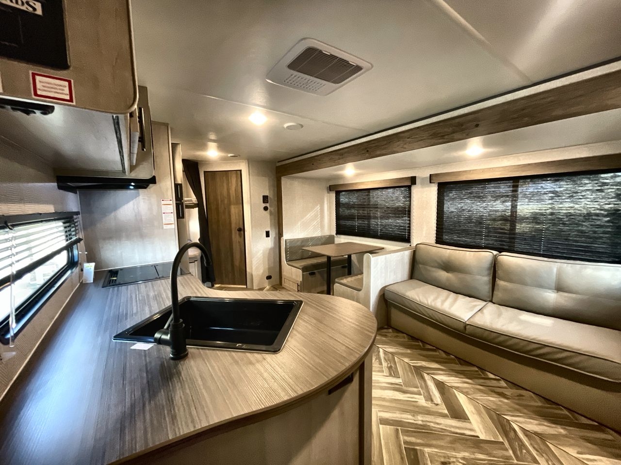 2025 CROSSROADS ZINGER 260BH