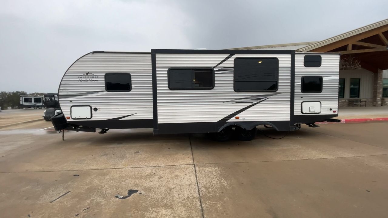 2021 EAST TO WEST DELLA TERRA 271BH