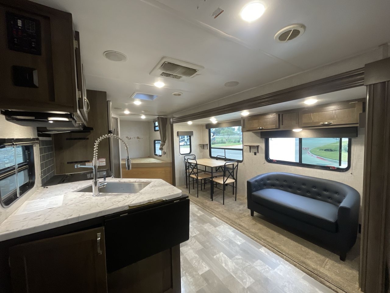 2021 EAST TO WEST DELLA TERRA 271BH