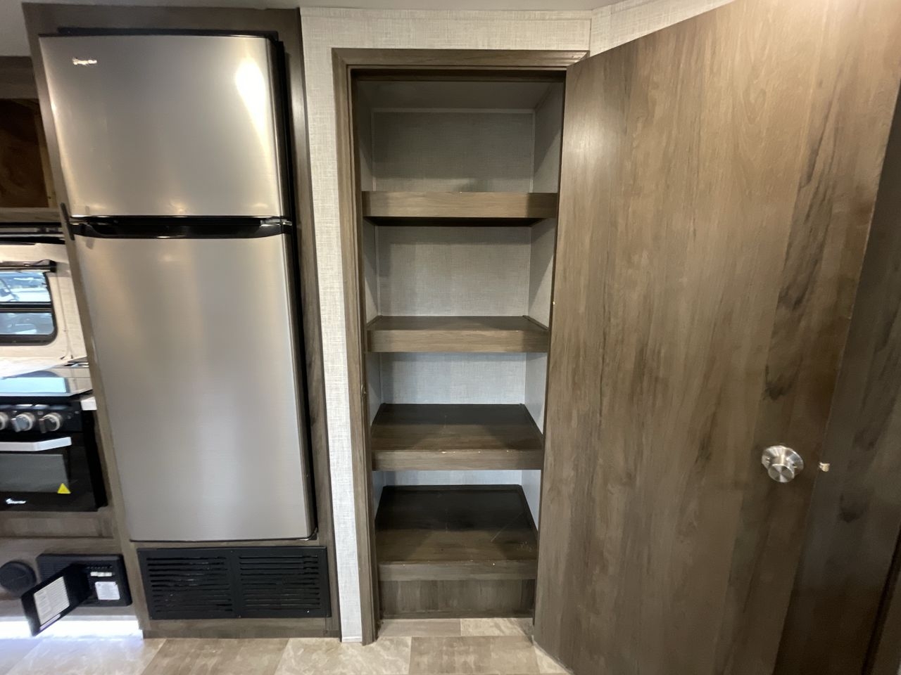 2021 EAST TO WEST DELLA TERRA 271BH