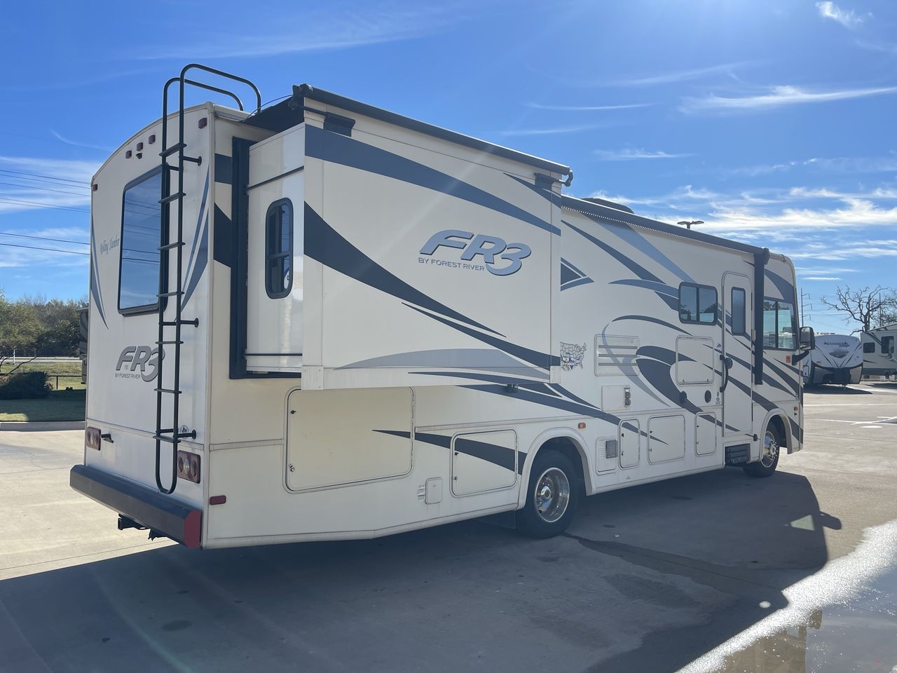2019 FOREST RIVER FR3 30DS