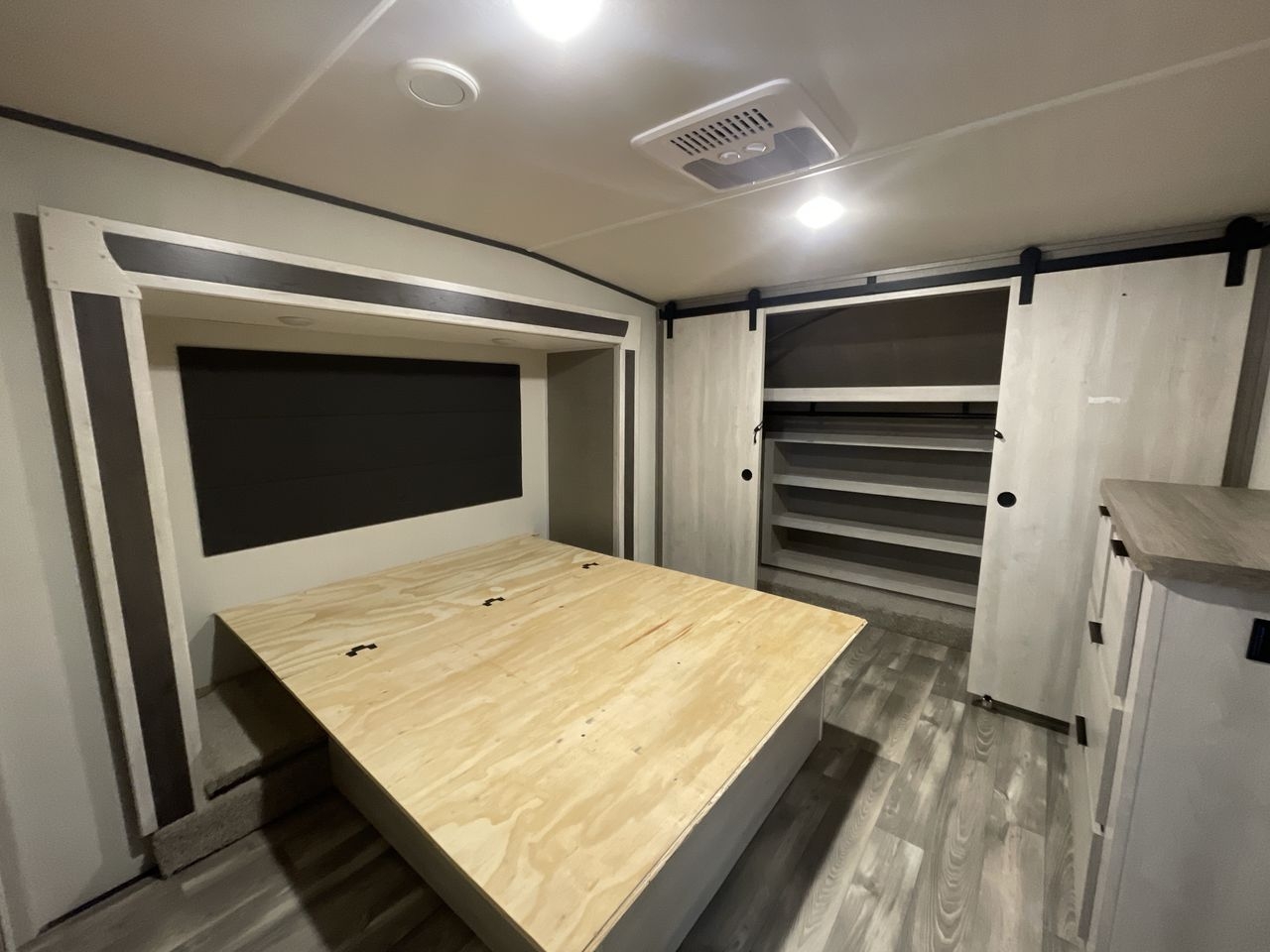 2023 FOREST RIVER WILDCAT 39QB-ONE