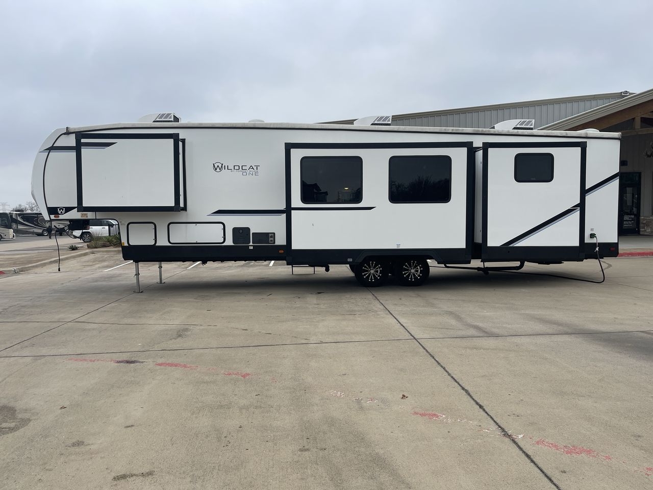 2023 FOREST RIVER WILDCAT 39QB-ONE