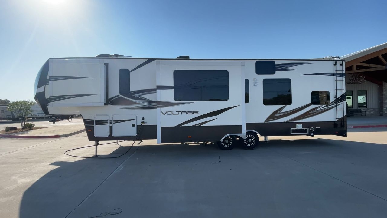 2017 DUTCHMEN VOLTAGE 3305