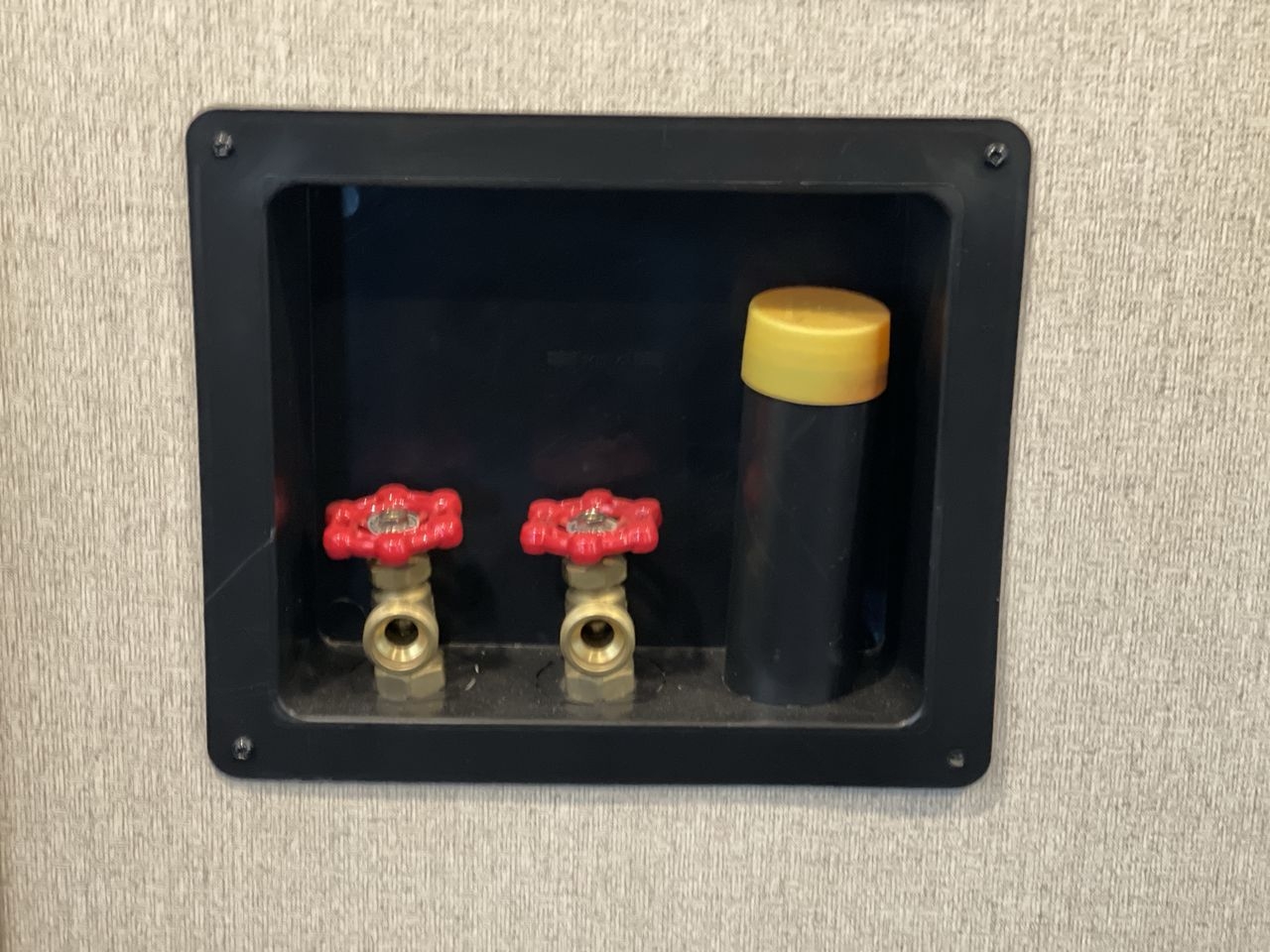 2017 DUTCHMEN VOLTAGE 3305