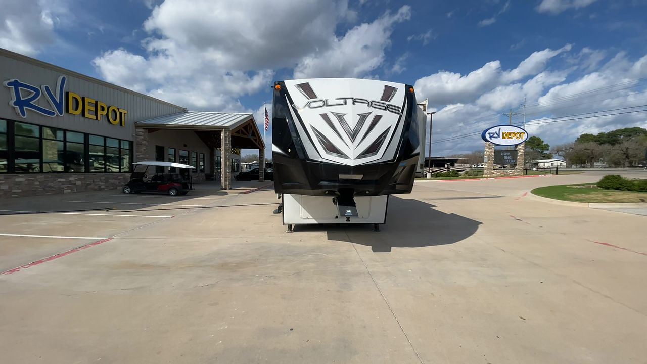 2017 DUTCHMEN VOLTAGE 3305