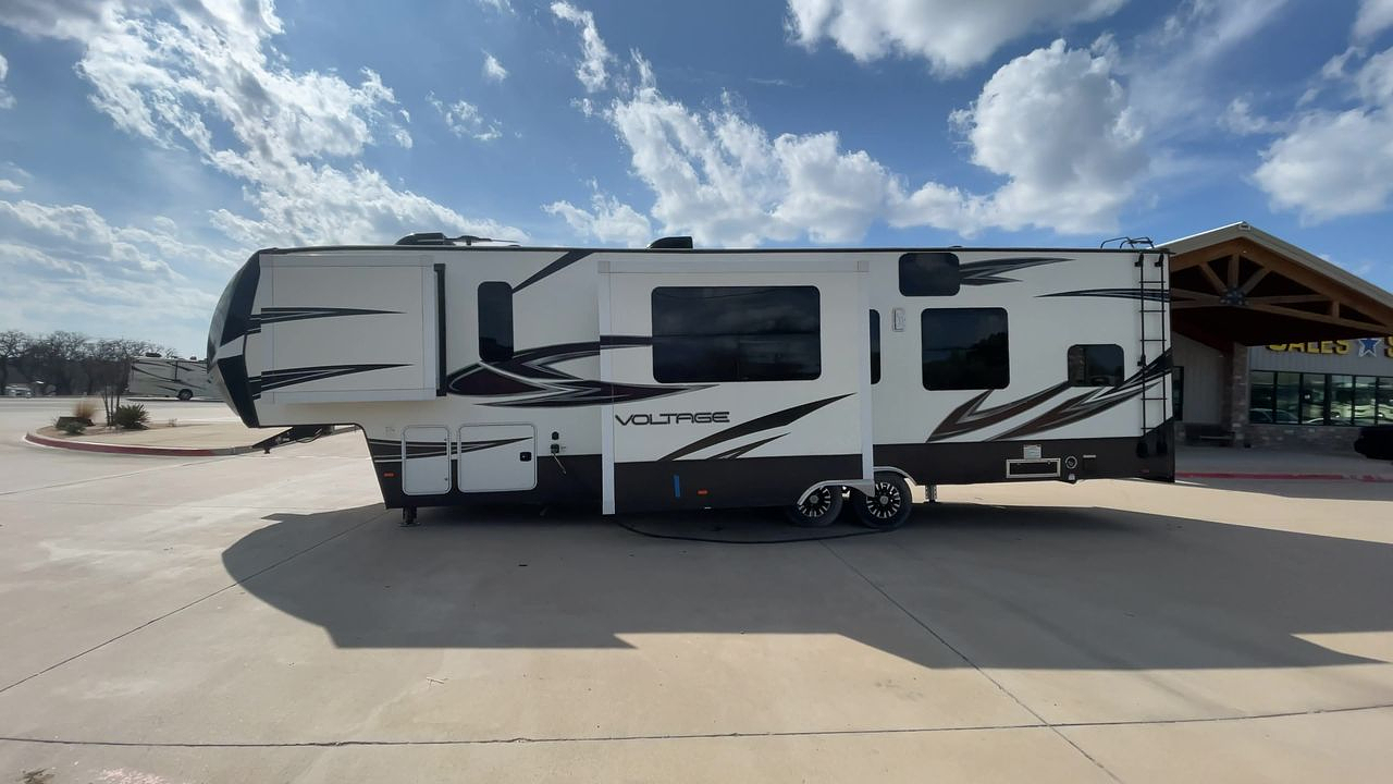 2017 DUTCHMEN VOLTAGE 3305