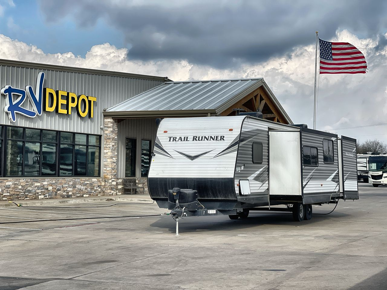 2019 HEARTLAND TRAIL RUNNER 325ODK