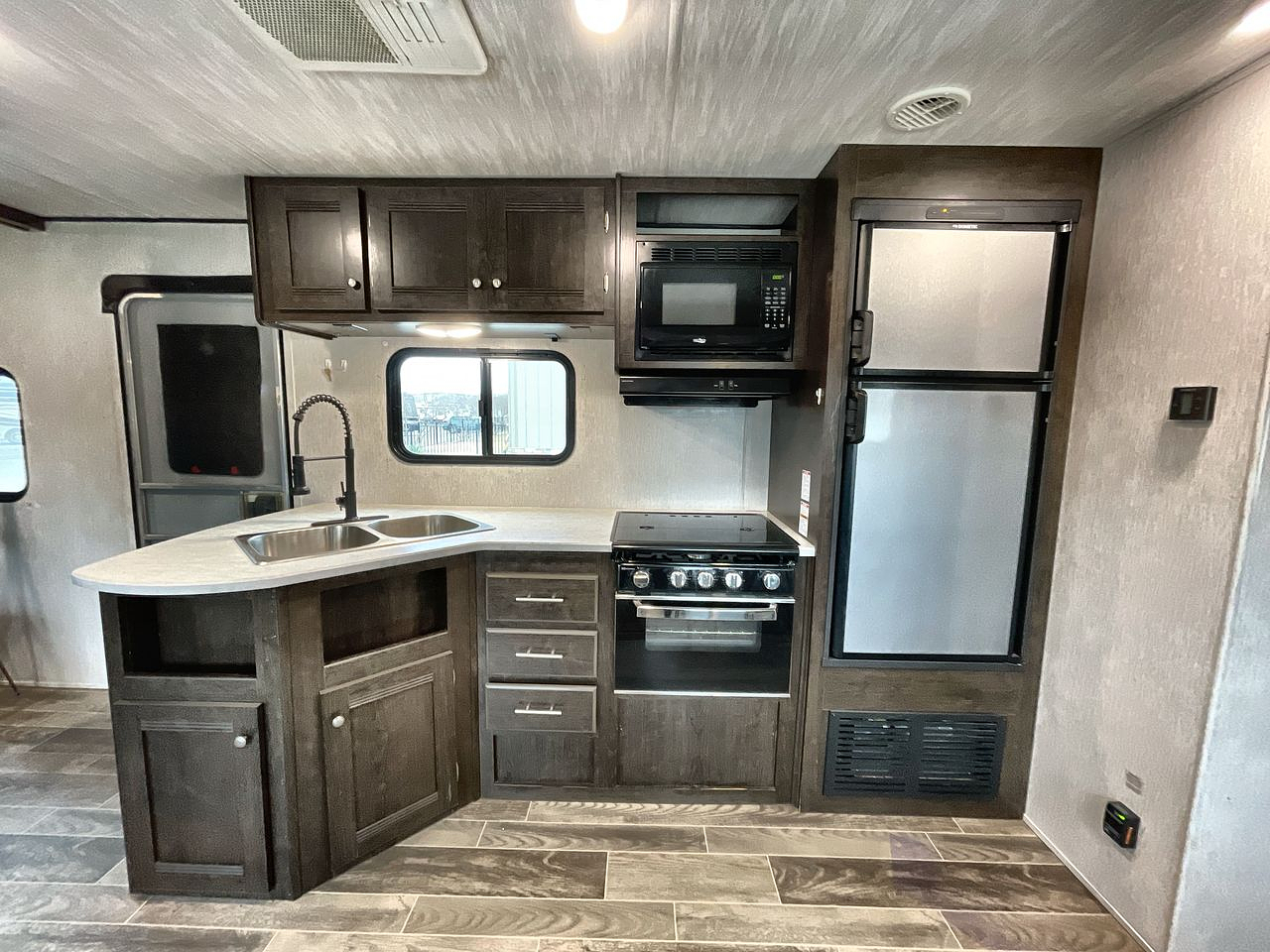 2019 HEARTLAND TRAIL RUNNER 325ODK