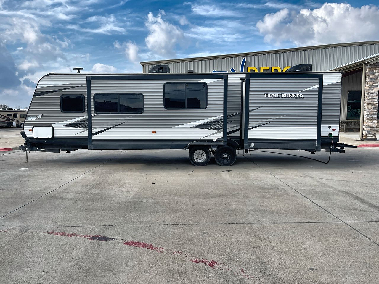 2019 HEARTLAND TRAIL RUNNER 325ODK