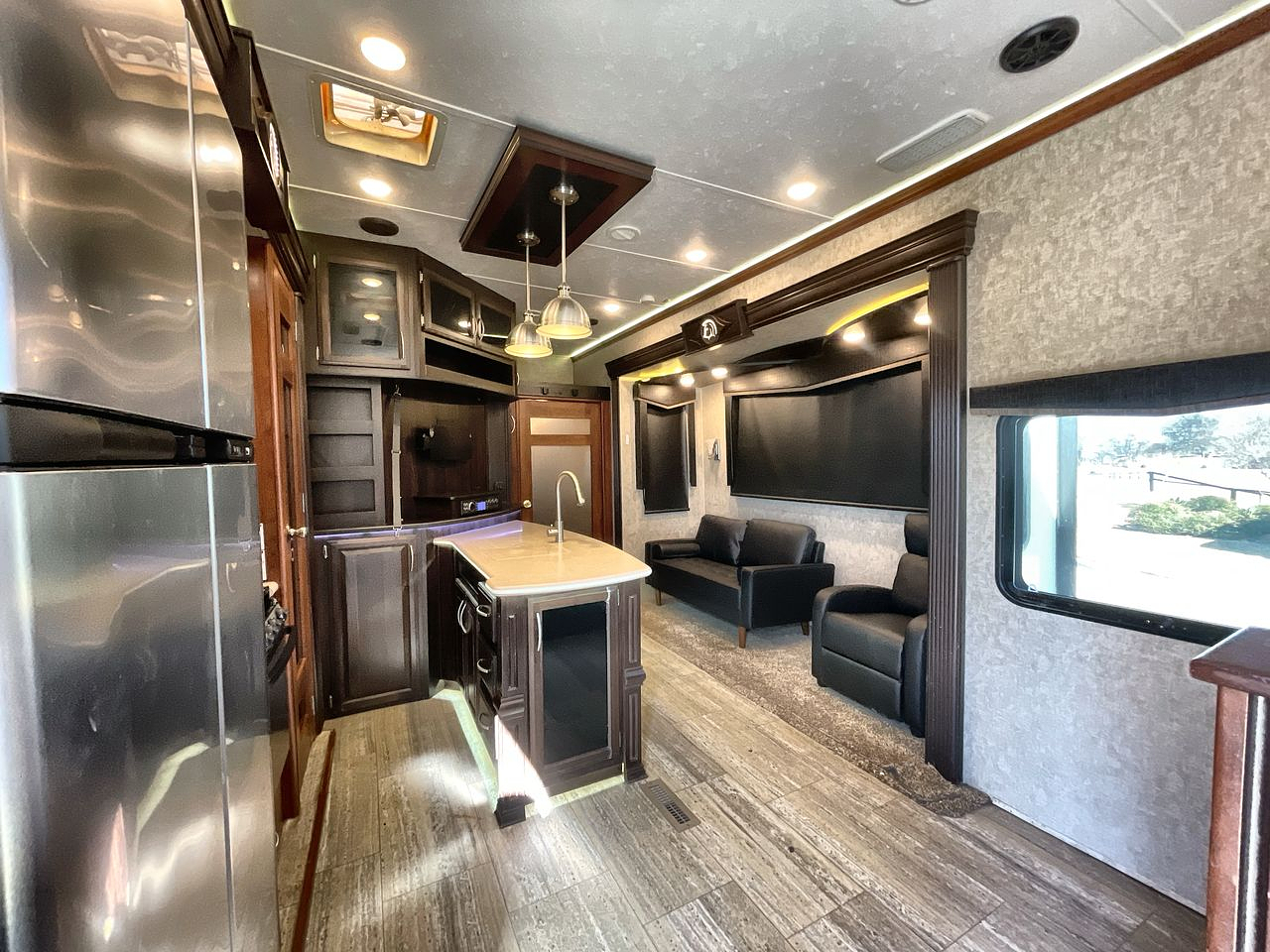 2017 FOREST RIVER SPARTAN 1245